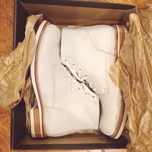 Frye-ONLY WORN ONCE! White Leather Boots w/box